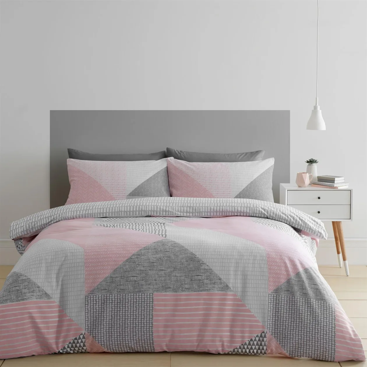 Catherine Lansfield Larsson Geo Duvet Cover Set - Pink / Double: the shop's own photo