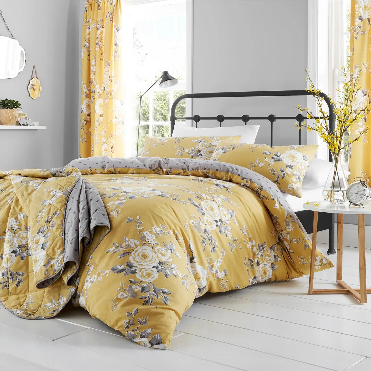 Catherine Lansfield Canterbury Duvet Cover Set - Ochre / Single: the shop's own photo
