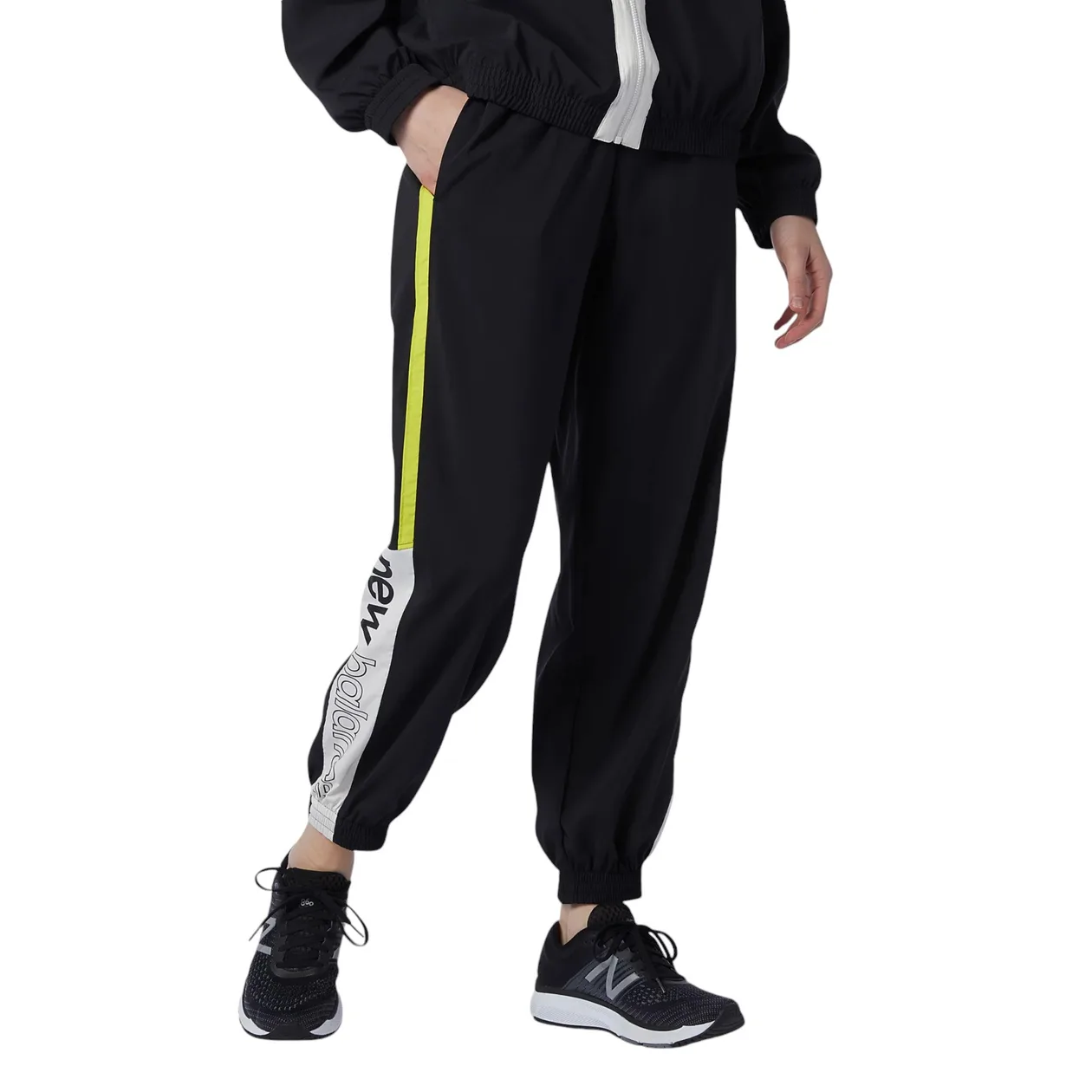 New Balance Womens Relentless Woven Joggers - Black | Size: M: the shop's own photo