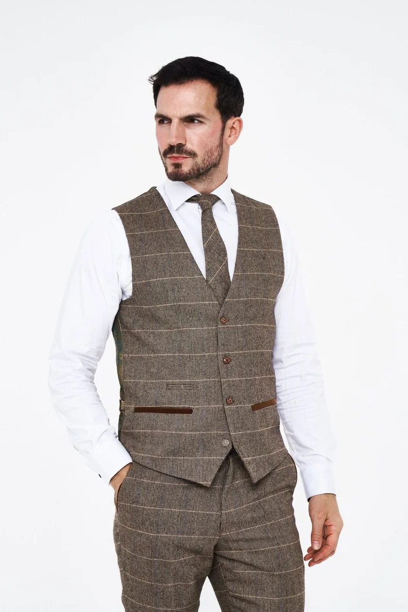 Marc Darcy Dx7 Tweed Waistcoat: the shop's own photo