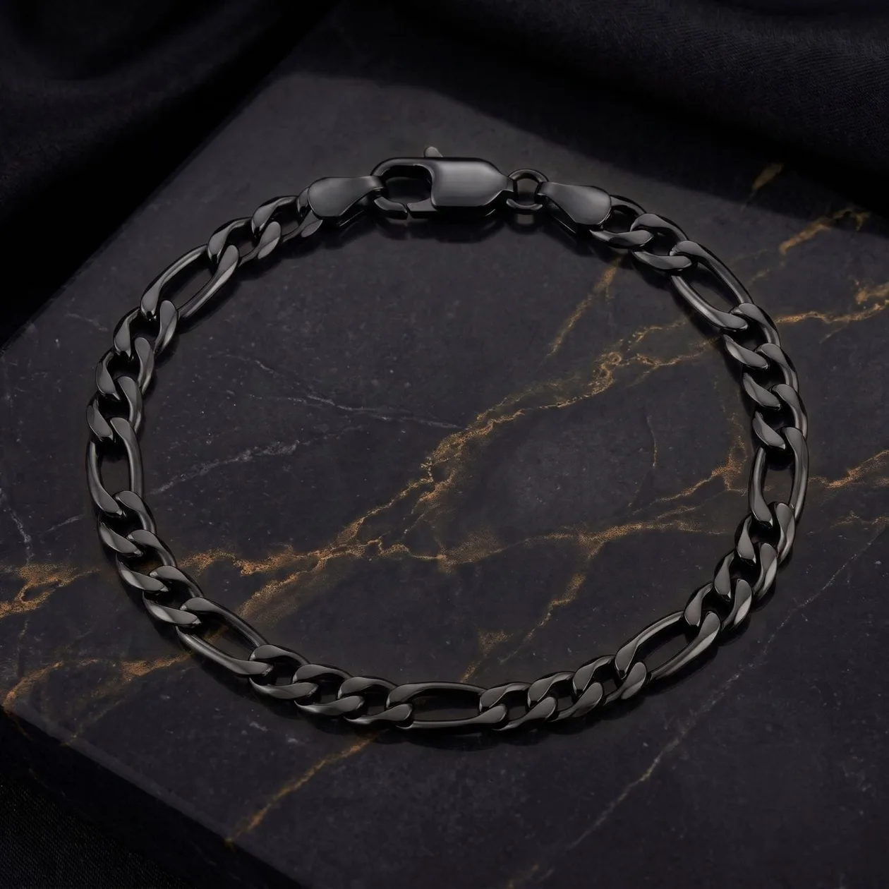 Black Figaro Chain Bracelet For Men: the shop's own photo