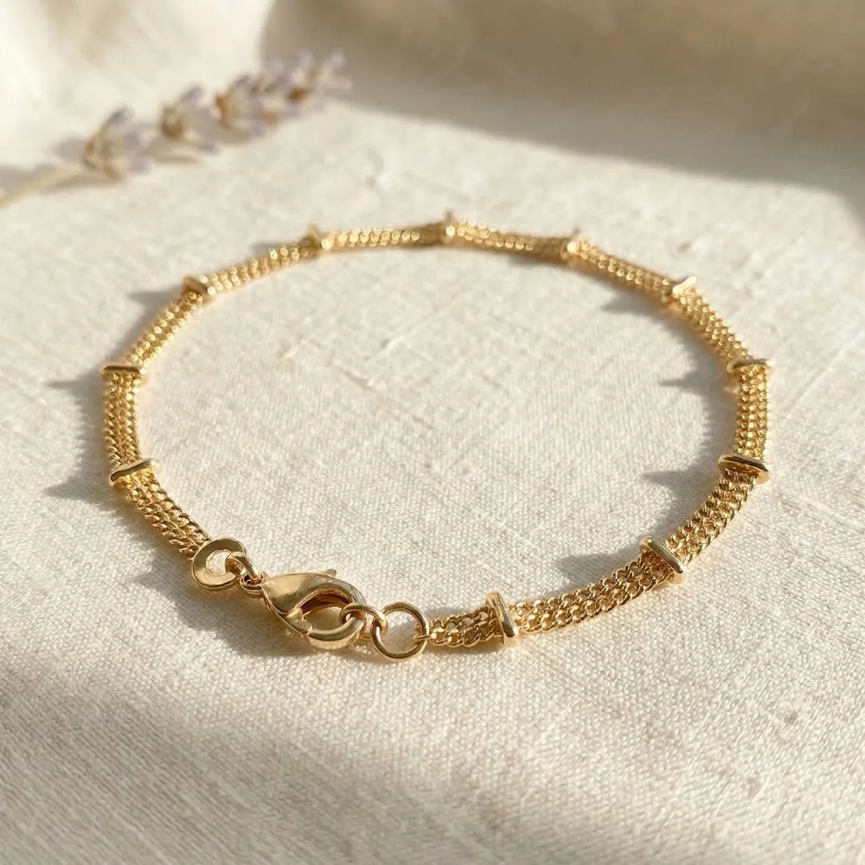 18ct Gold Plated Bar Curb Chain Bracelet: the shop's own photo