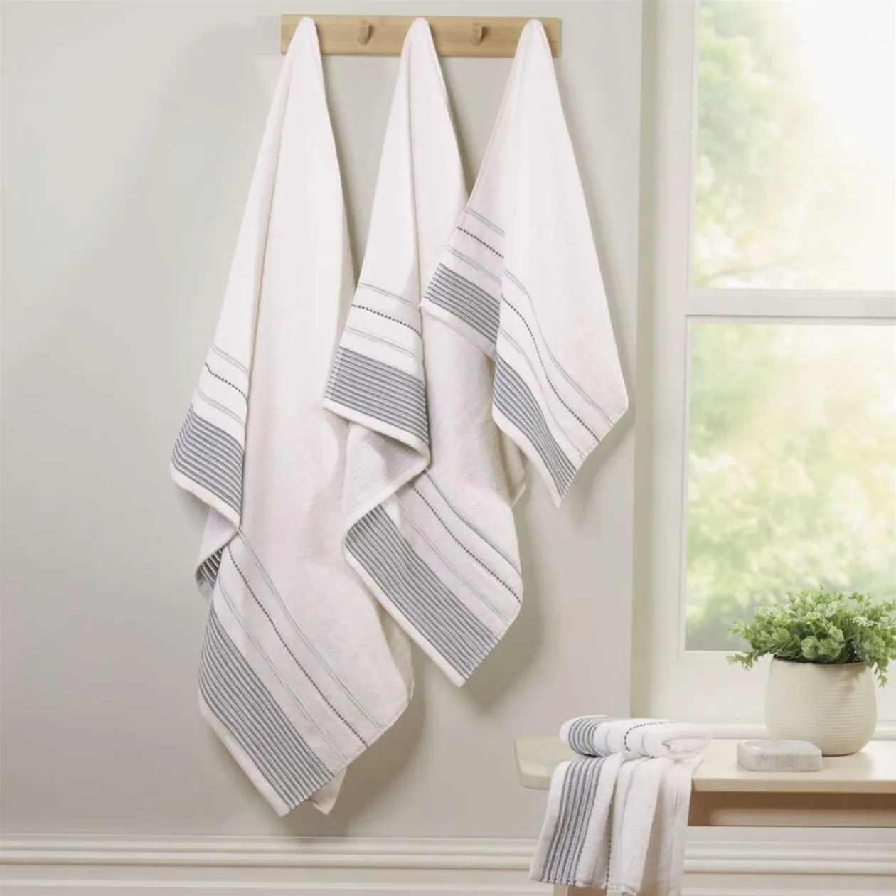 Dakota Stripe Mono 6pc Towel Bale - Black: the shop's own photo
