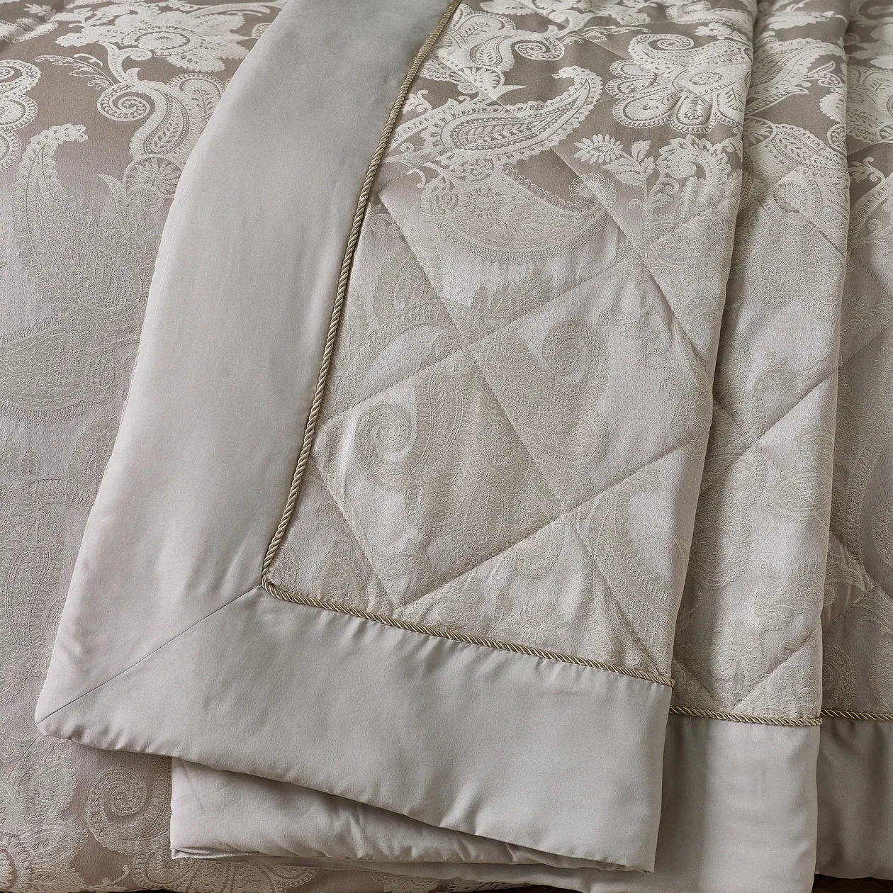 Catherine Lansfield Opulent Jacquard Bedspread - 240x260cm: the shop's own photo