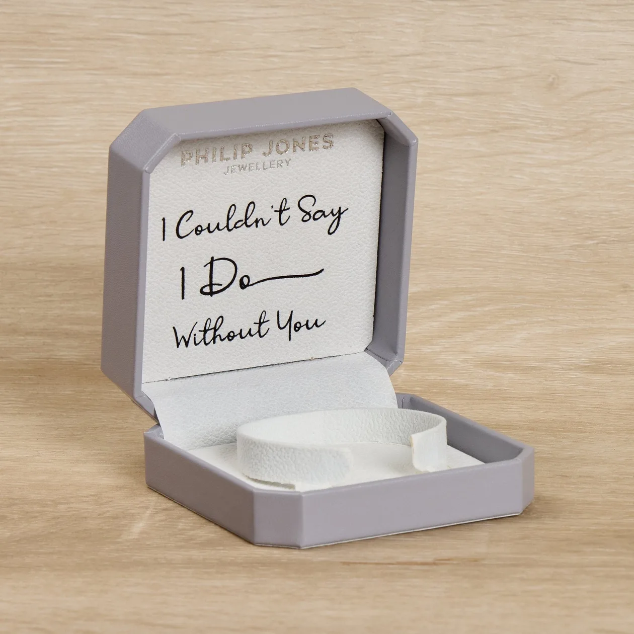 Philip Jones Bridal Gift Box, Gift Bag or Pouch: the shop's own photo