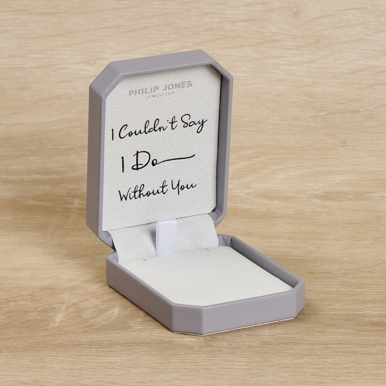 Philip Jones Bridal Gift Box, Gift Bag or Pouch: the shop's own photo
