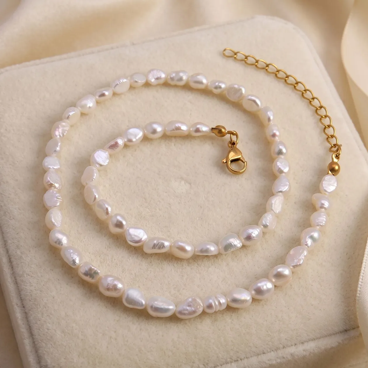 18ct Gold Plated Natural Freshwater Pearl Choker Necklace: the shop's own photo