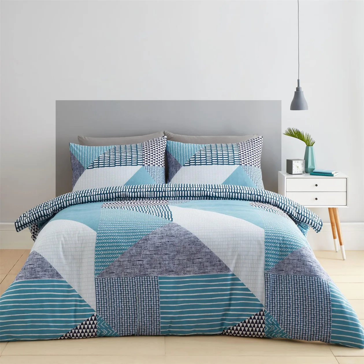 Catherine Lansfield Larsson Geo Duvet Cover Set - Teal / Single: the shop's own photo
