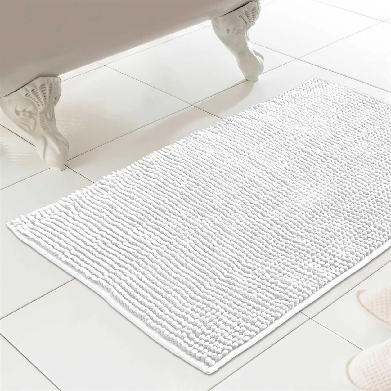 Chenille Loop Bath Mat - White: the shop's own photo