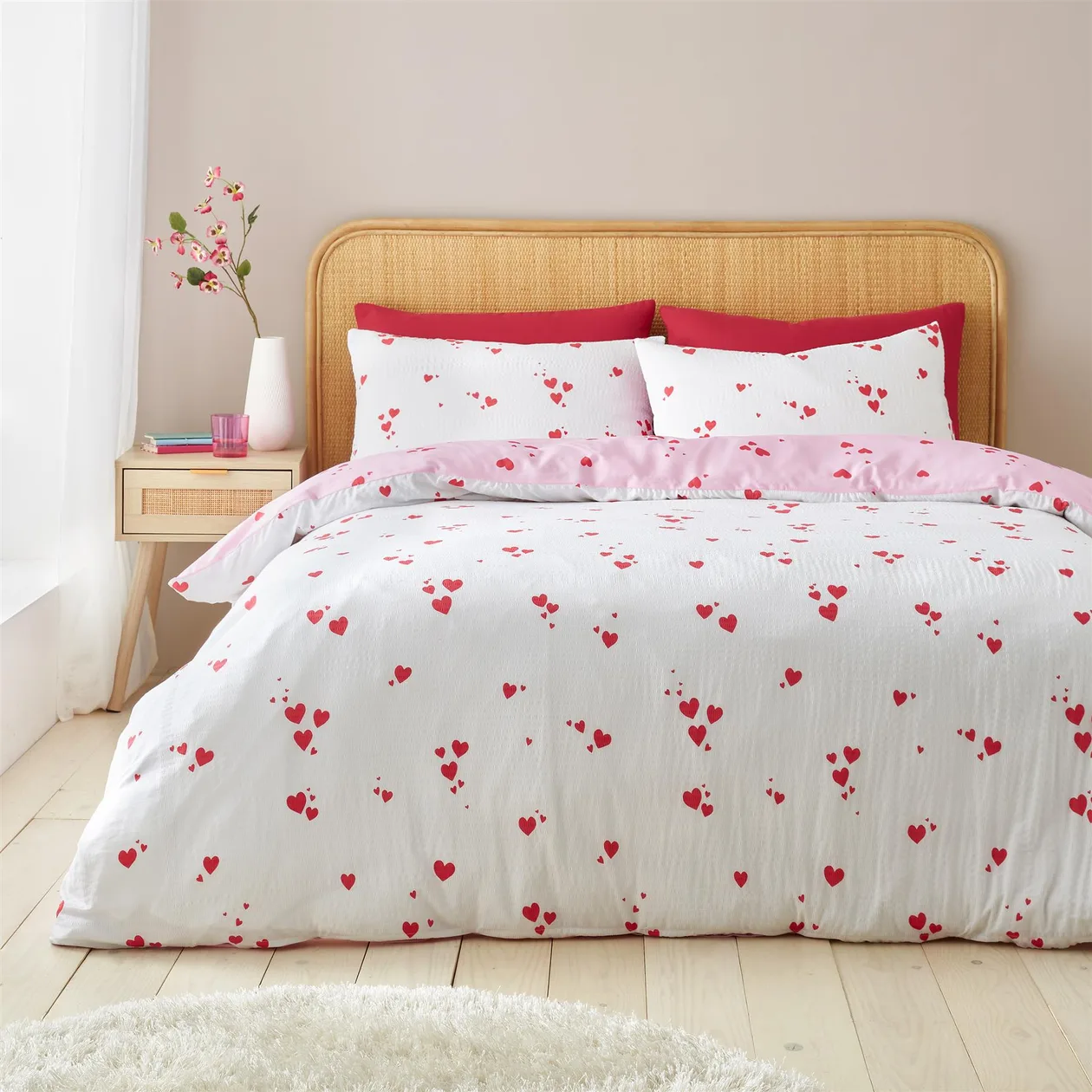 Catherine Lansfield Seersucker Heart Duvet Cover Set - White - King: the shop's own photo