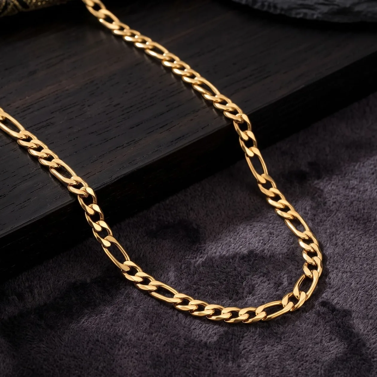 18ct Gold Plated Figaro Chain Necklace for Men: the shop's own photo