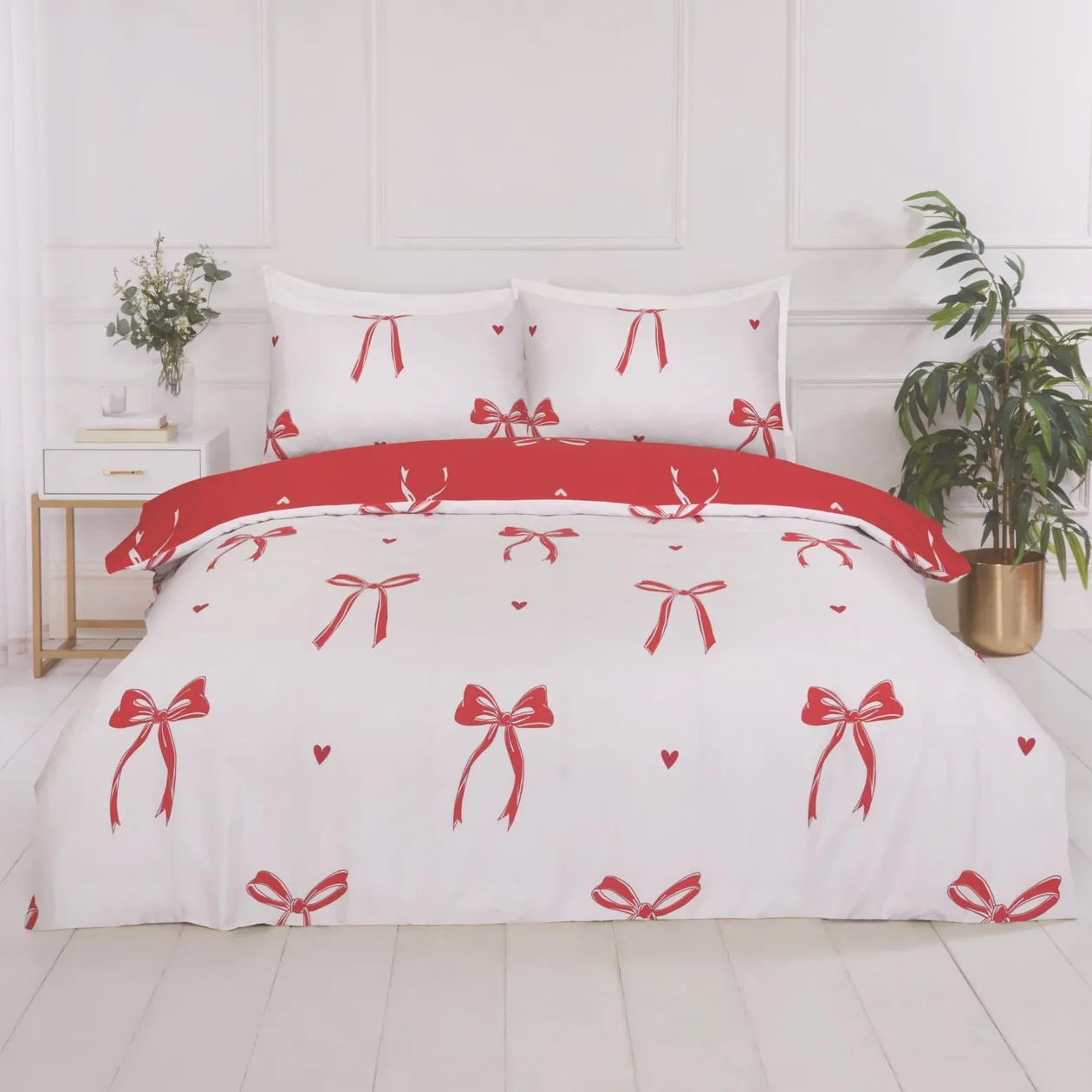 Printed Bows Duvet Cover Set - Red / King: the shop's own photo
