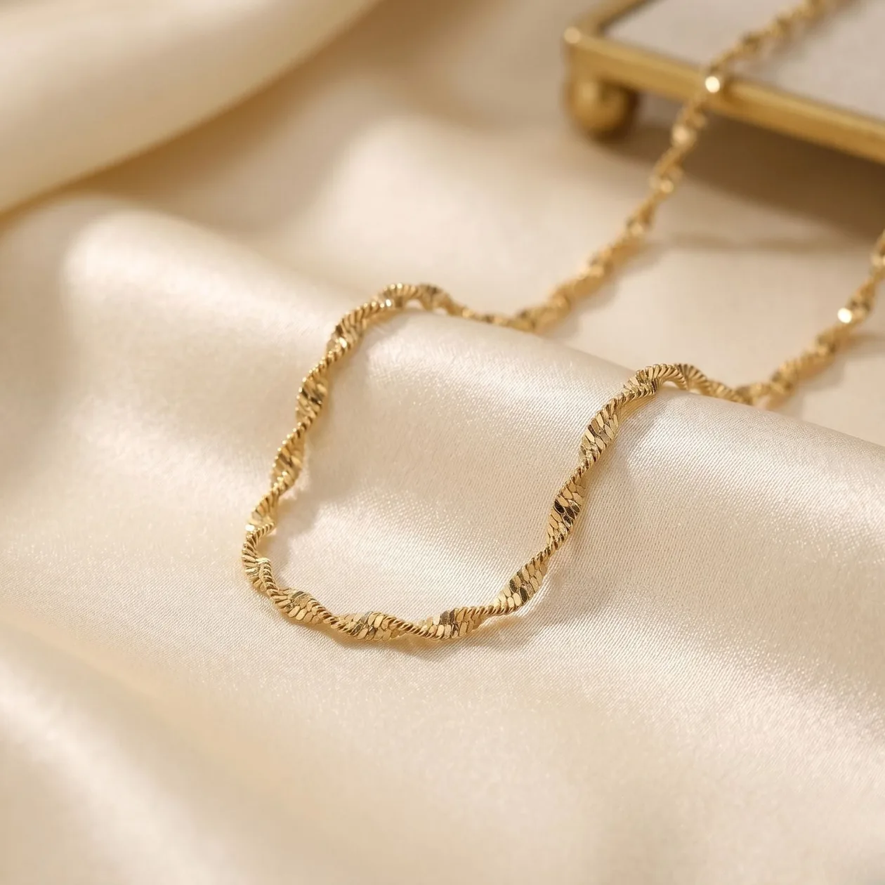 18ct Gold Filled Singapore Twisted Rope Chain Necklace: the shop's own photo
