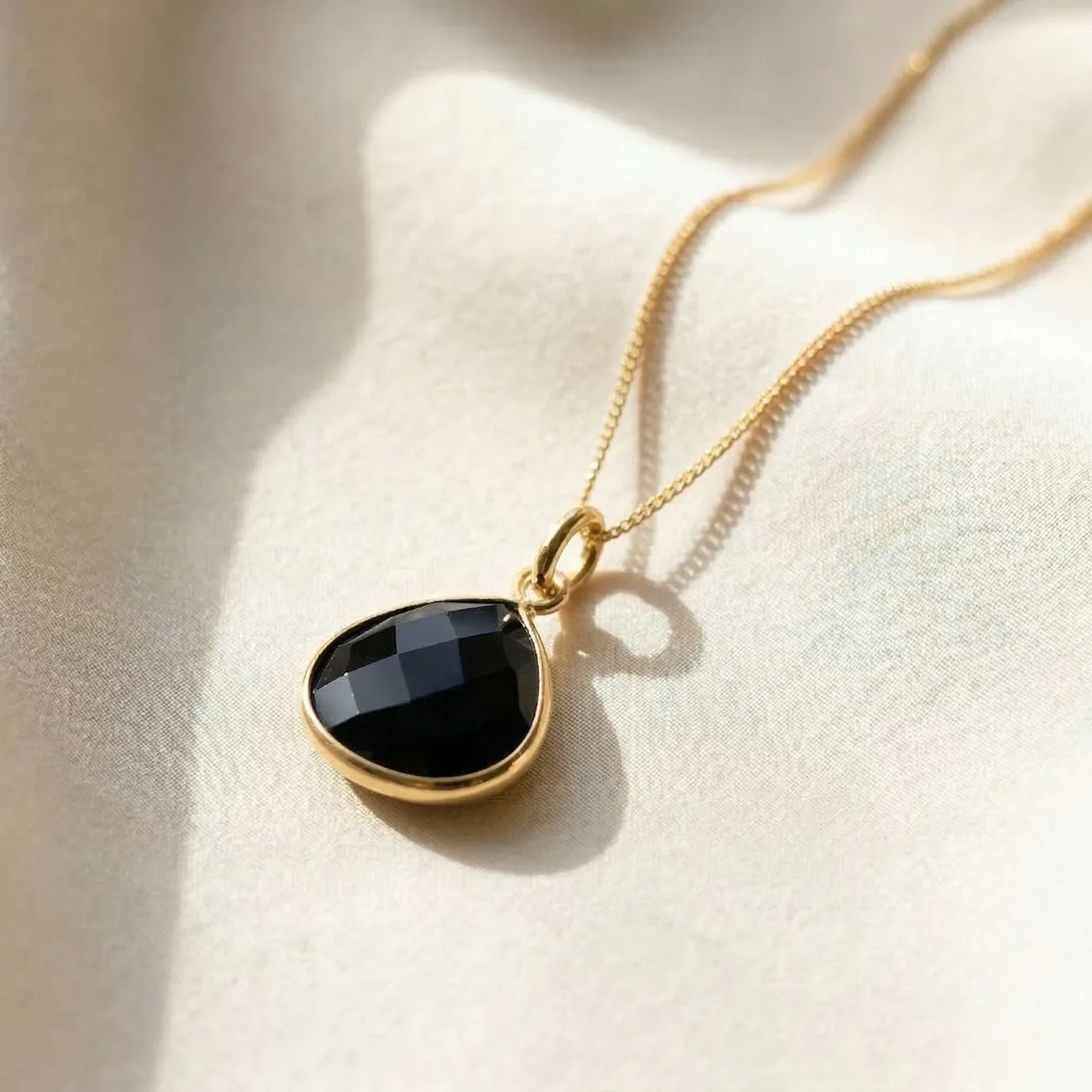 18ct Gold Vermeil Black Onyx Gemstone Pendant Necklace: the shop's own photo