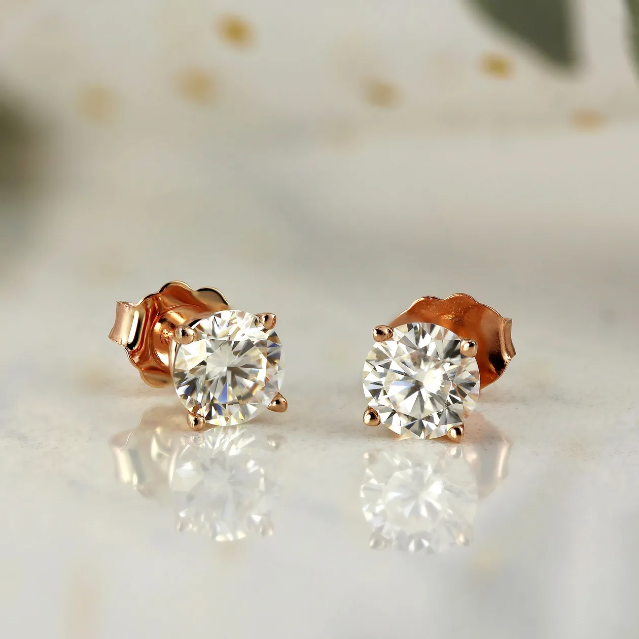Diamond Stud Earrings - 1.00 Carat / G-H / VS1-VS2: the shop's own photo