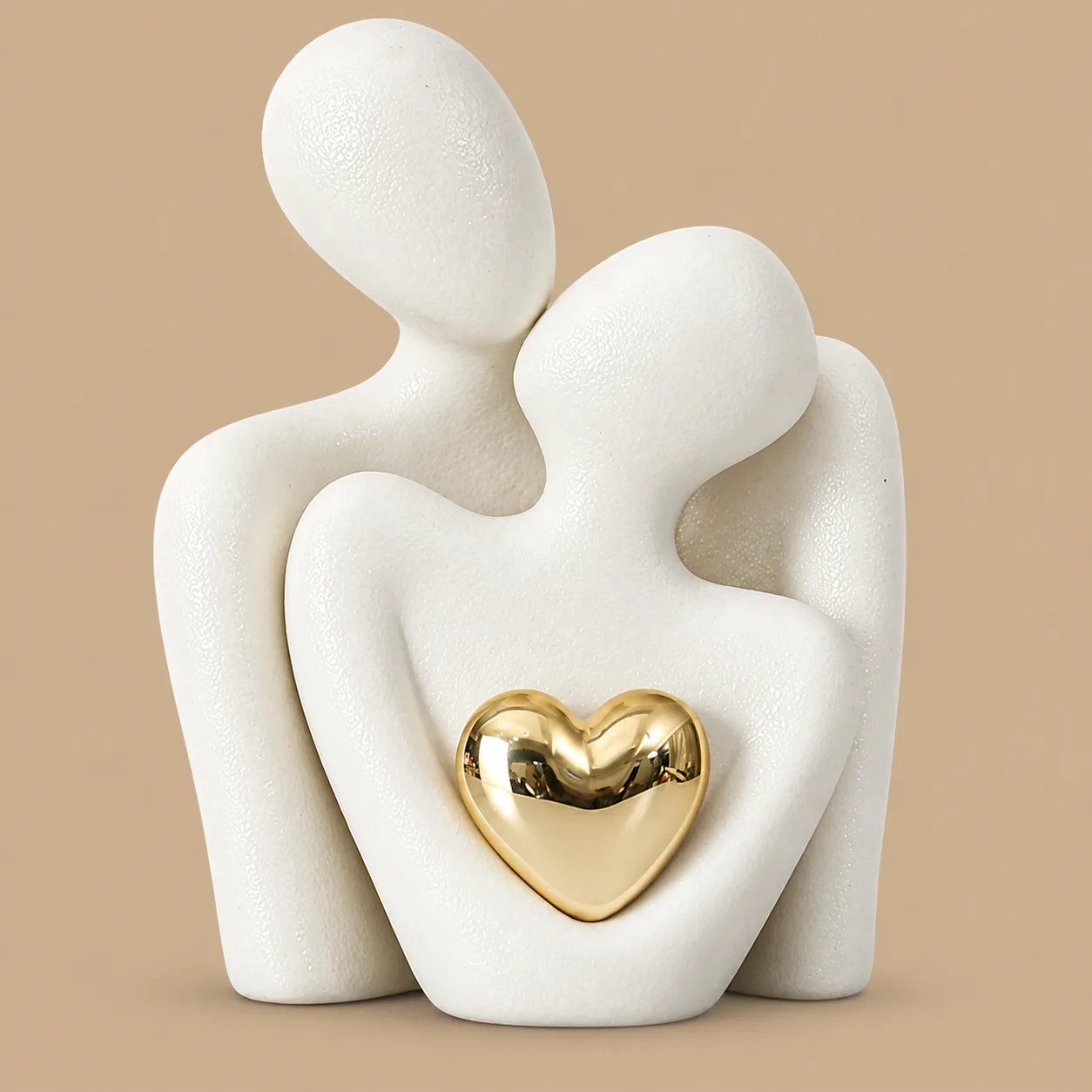 Porcelain Couple Hugging Statue 6x7cm: the shop's own photo