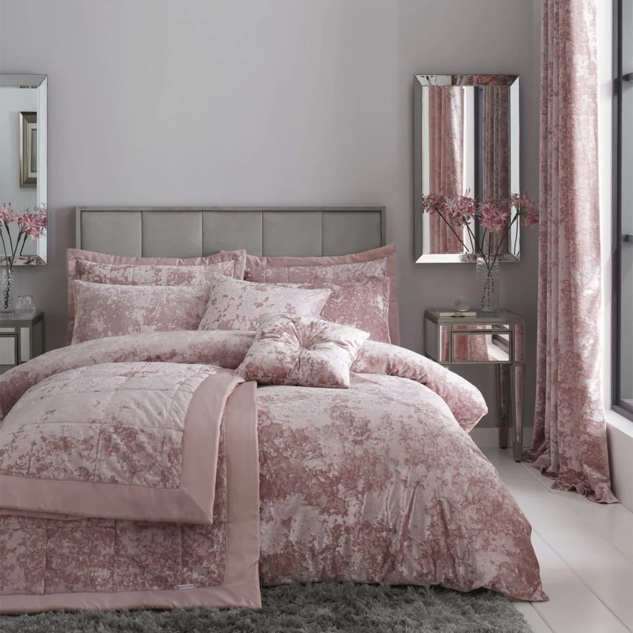 Catherine Lansfield Crushed Velvet Duvet Cover Set - King / Pink: the shop's own photo
