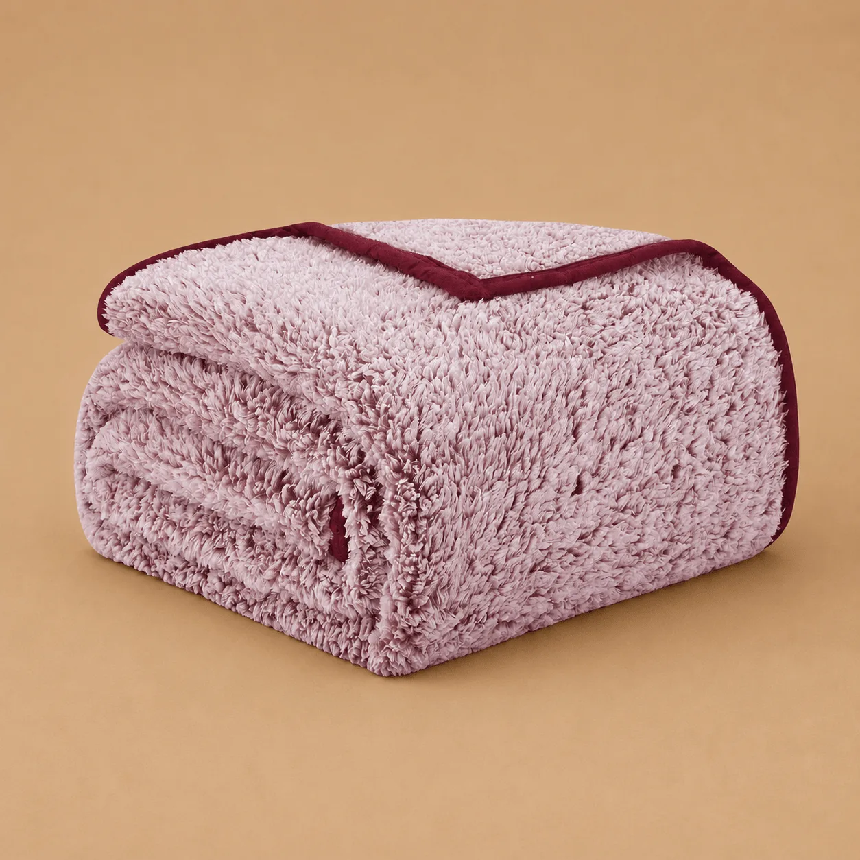 Fuzzy Fleece Throw - Red: the shop's own photo